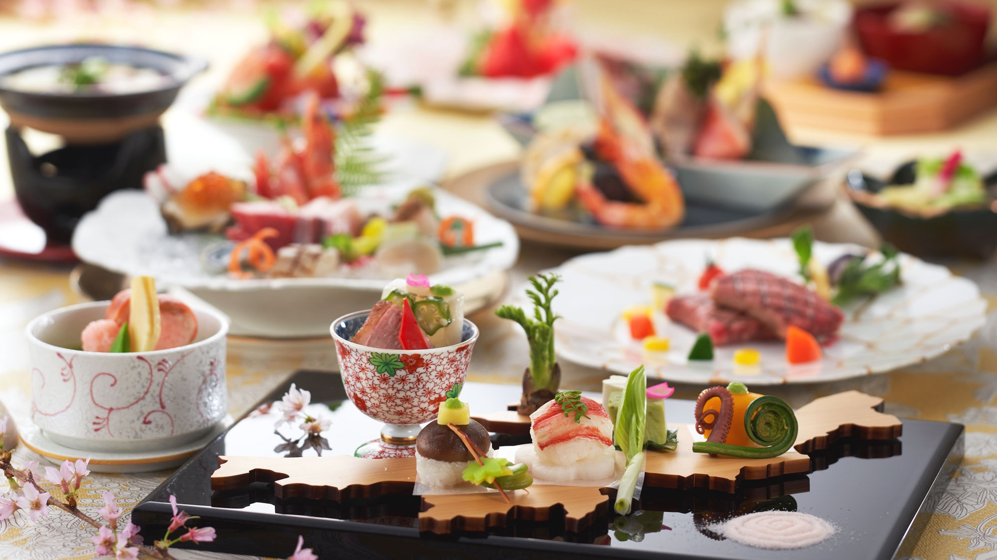 【伊勢海老・あわび・蟹・特選牛】越後の恵みを堪能☆贅沢会席プラン