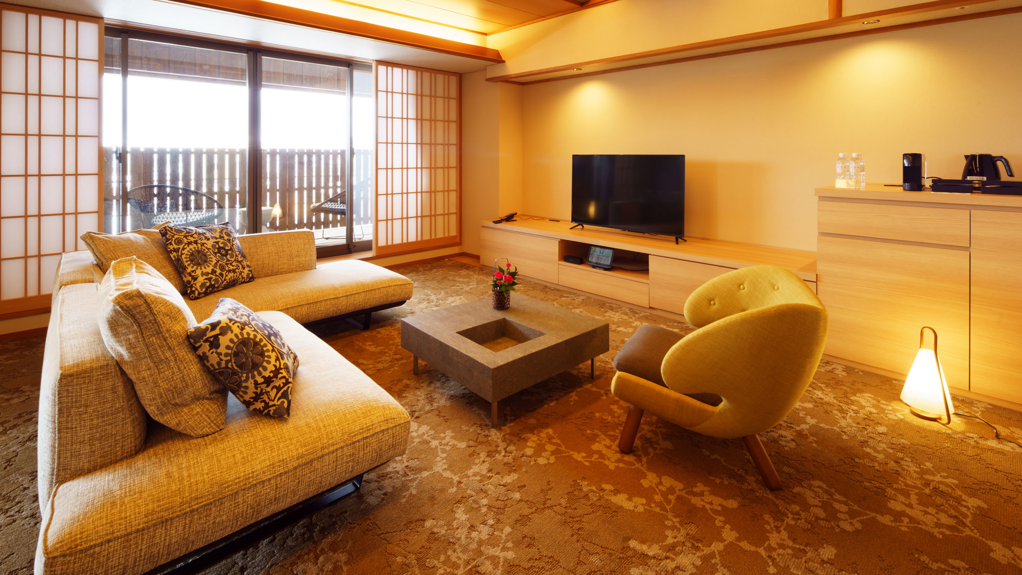 デラックス和洋室(和室10畳リビング12畳ベッド2台)禁煙