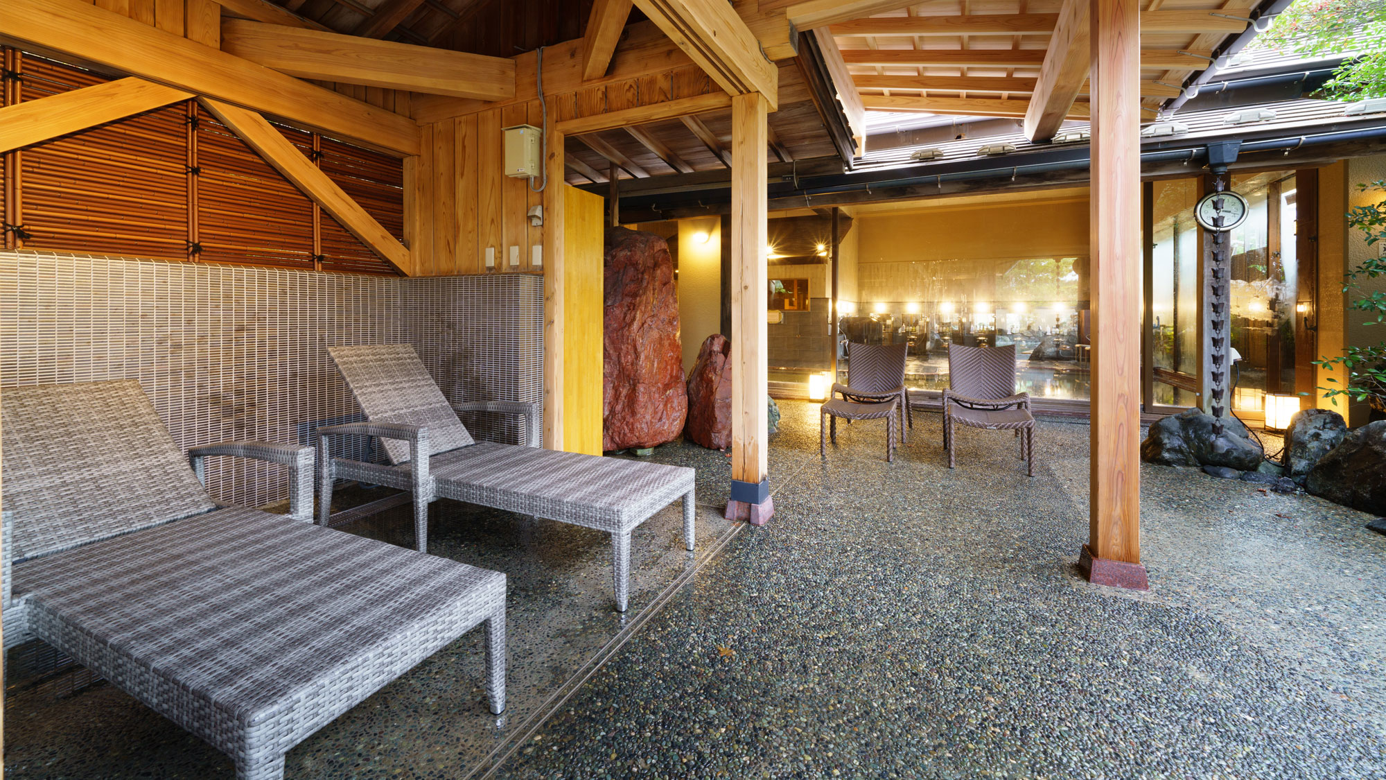 ２階サウナイメージ（サウナ外腰掛け）