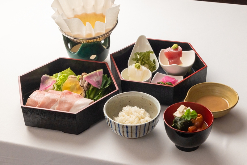 【2食付き】波音とともに味わうビーチフロントレストランで楽しむ日替わりディナーと和洋ブッフェ朝食