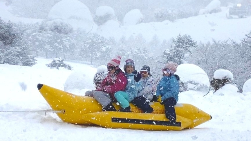 【秋田得旅】大舘カントリークラブで遊ぼう！雪上バナナボート体験付き〜小町コース〜