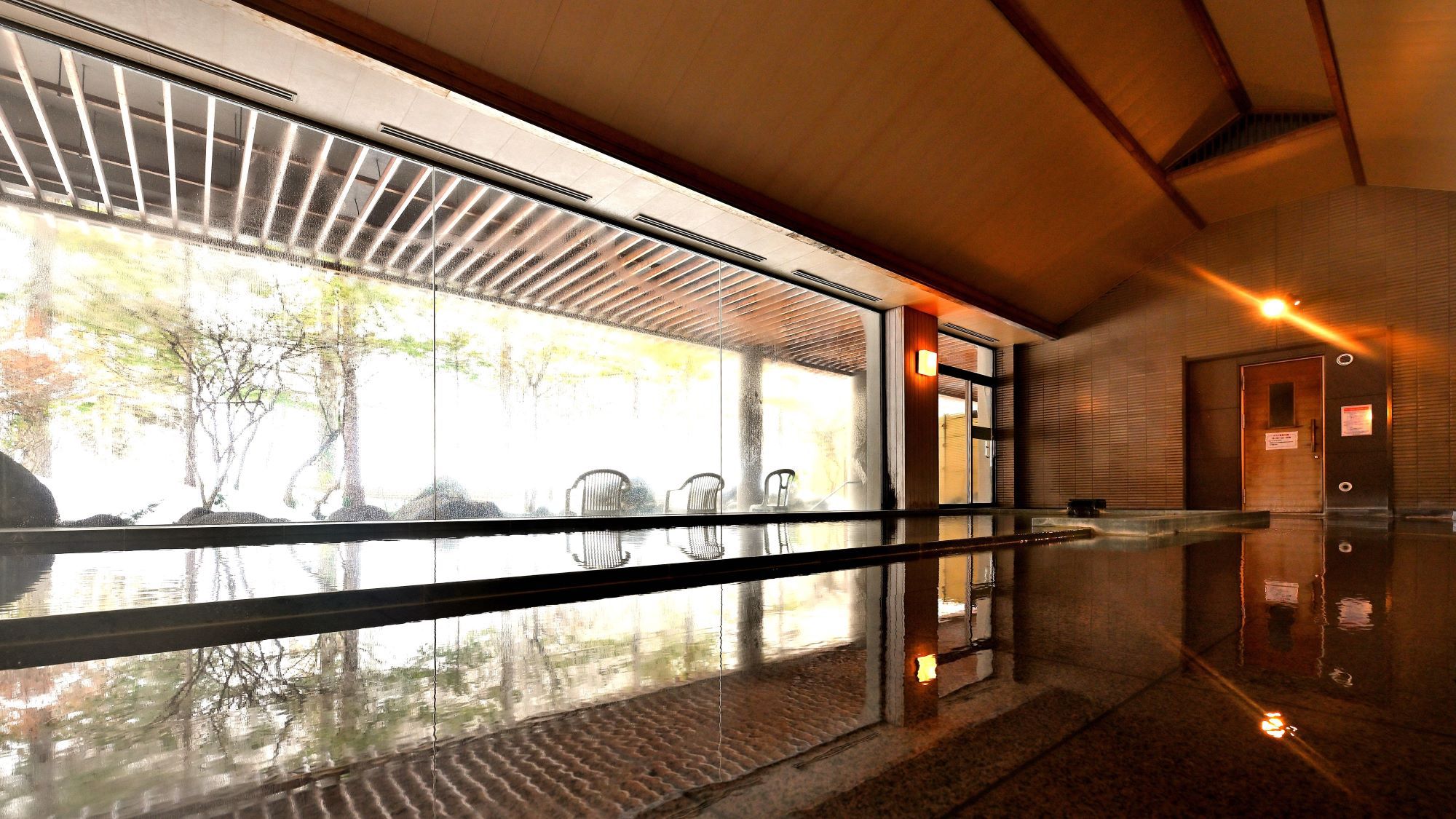 【１泊２食/平日限定/ひとり旅にも♪】お得な会席コースと温泉を満喫♪