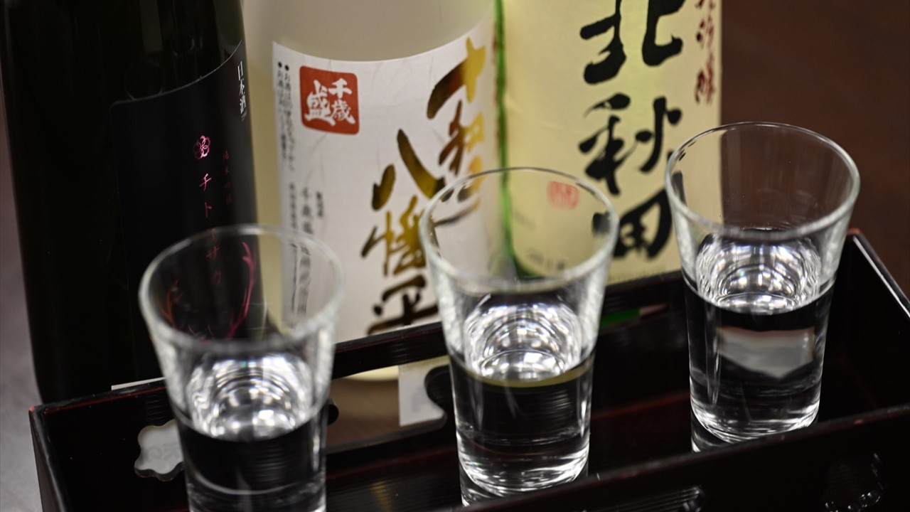 【巡るたび、出会う旅。東北】秋田の地酒3種飲み比べ♪旬の郷土料理に舌鼓★お料理は「小町コース」★