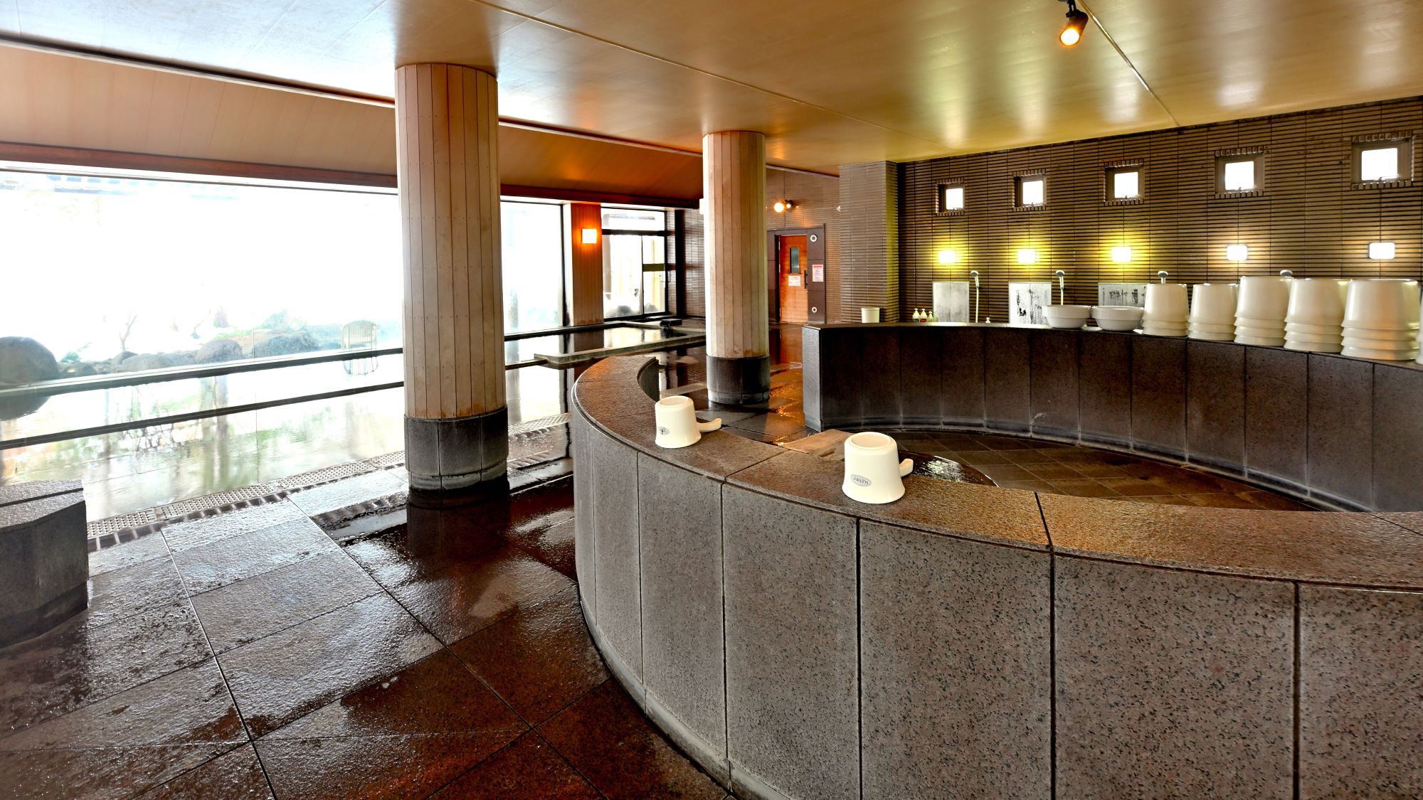 【期間限定】冬はやっぱり温泉！冬花火や屋台村を楽しむ！十和田湖冬物語2026＜朝食付＞