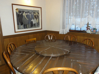食堂テーブル