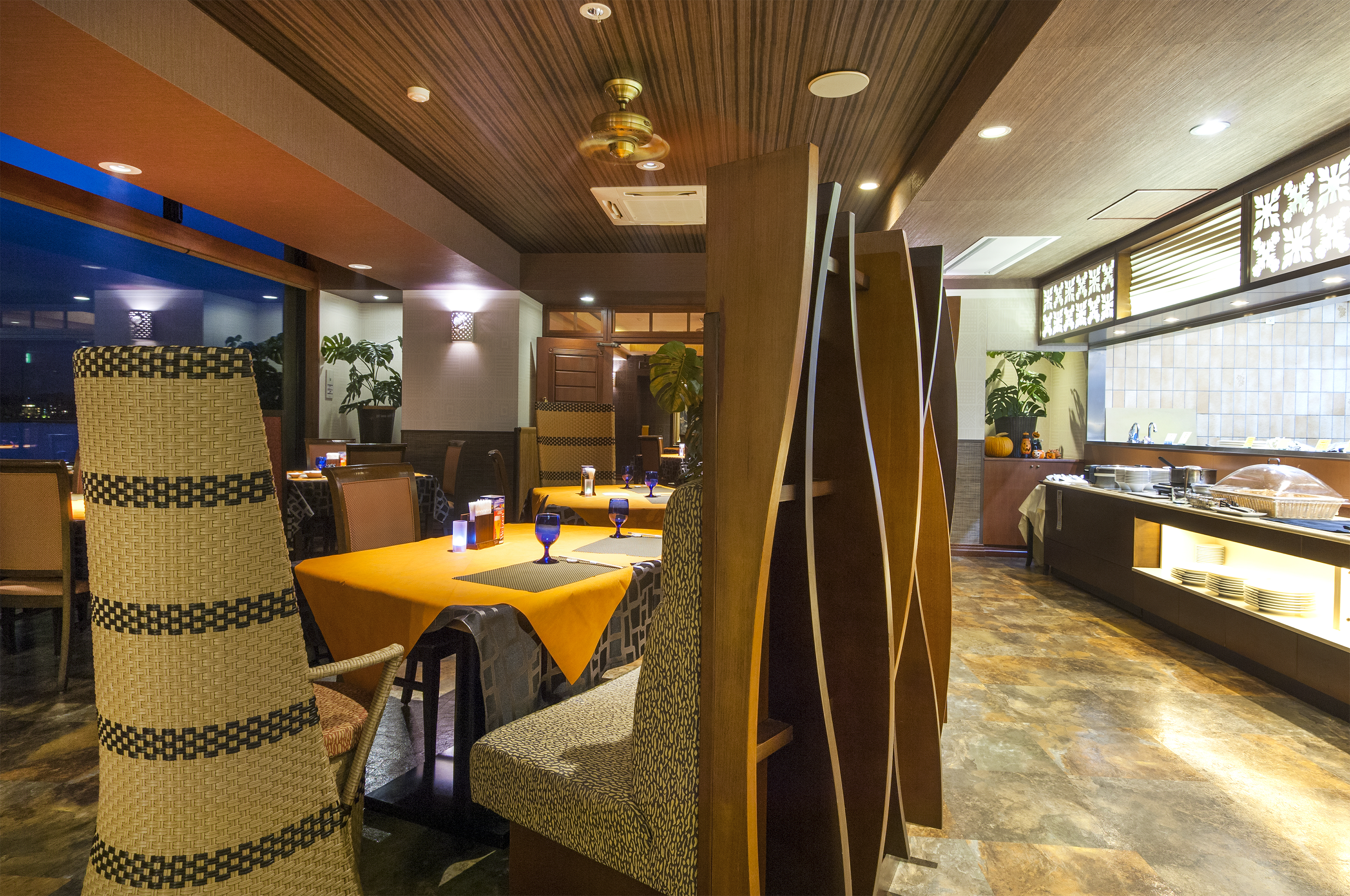 THE GRILL レストラン &ldquo;MOONBOW&rdquo;