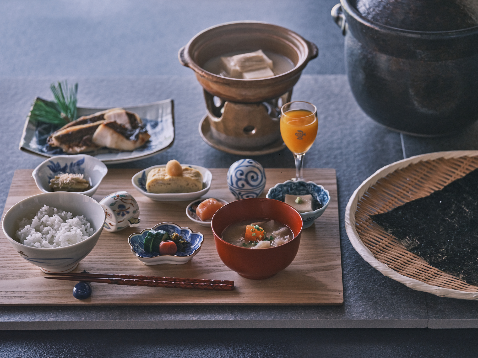 【朝食】有明海の一枚海苔や湯豆腐等ご用意