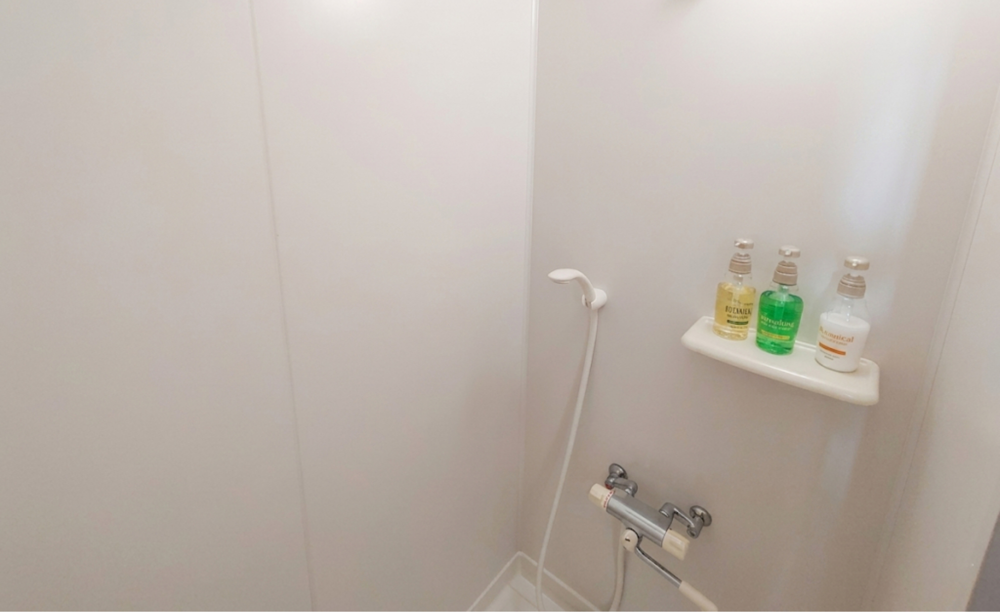シャワー洗面トイレ付きトリプル プラス【無料Wi-Fi完備！】