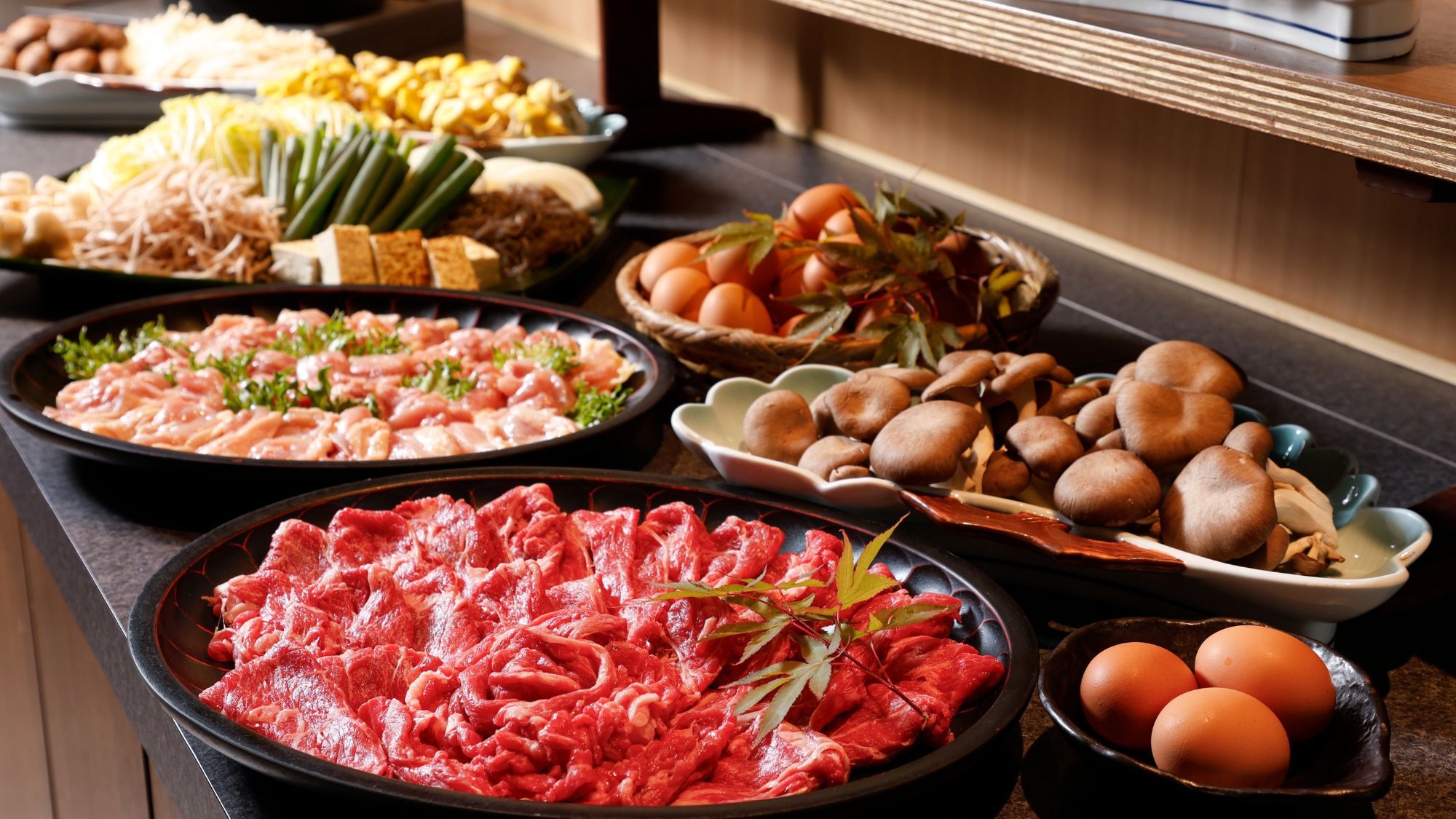 【秋◇最上階特別プラン】20時間ステイ◇客室展望温泉風呂とすき焼き食べ比べを満喫［K007KZ］