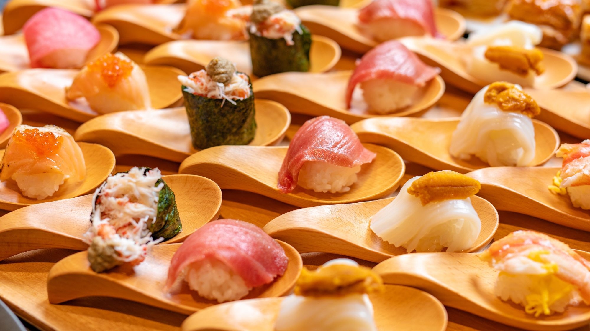 【カニ食べ納め｜冬ビュッフェ】カニ刺しにカニ天ぷら、ステーキも食べ放題！豪快カニビュッフェ【1KZ】