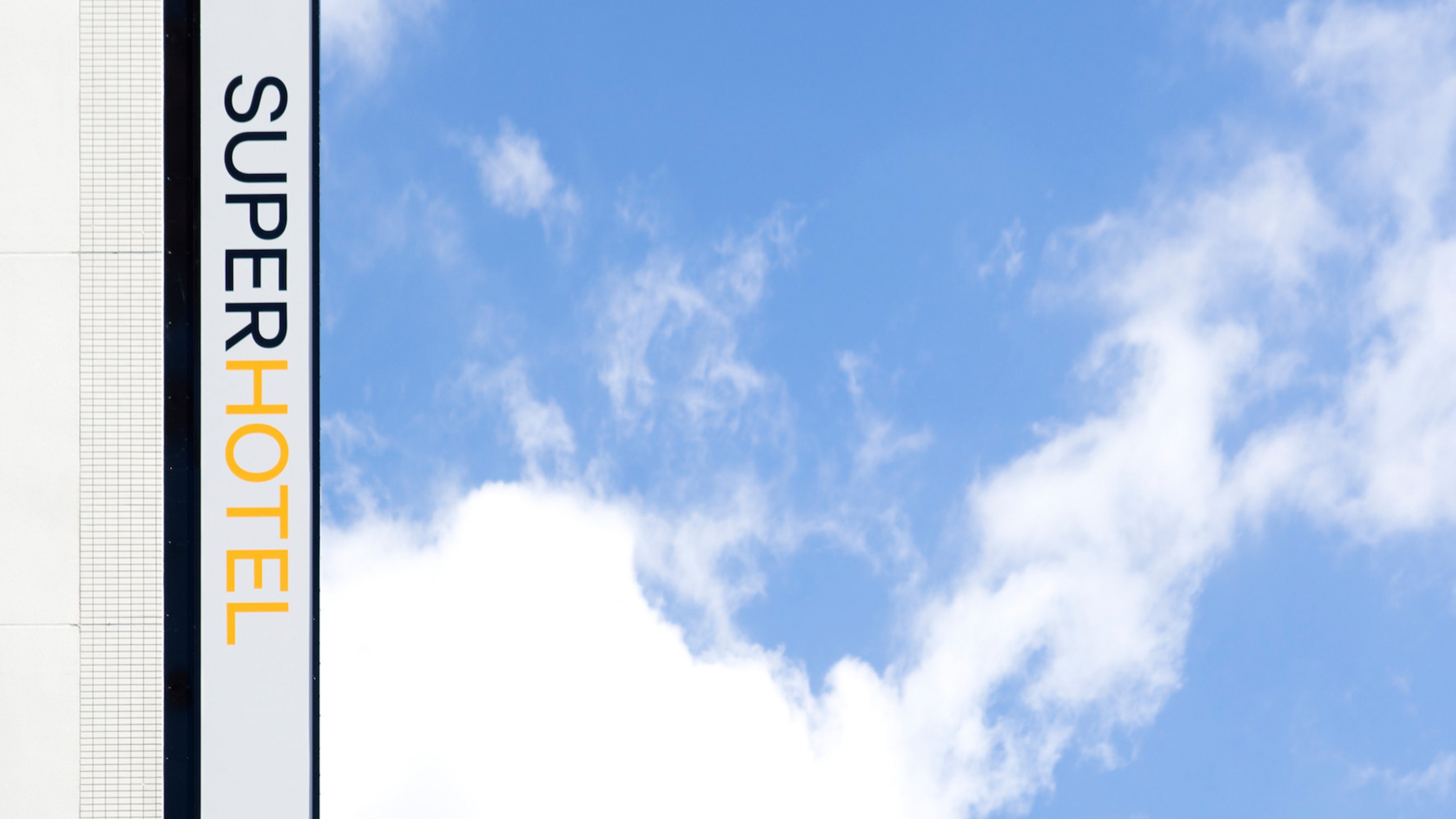 こちらの看板が目印です