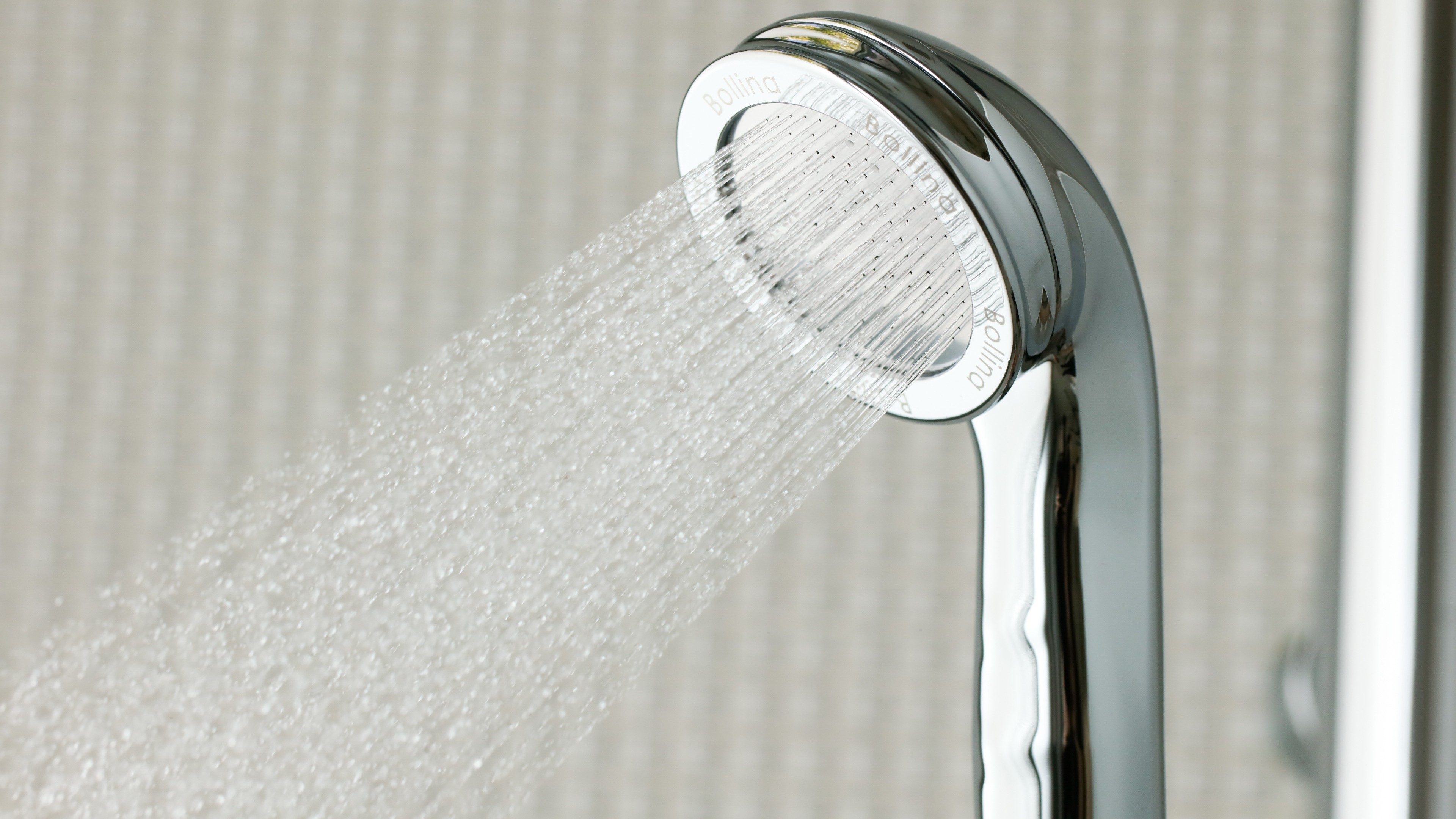 浴びる全身美顔器ボリーナ採用！ウルトラファインバブルシャワーヘッドです。