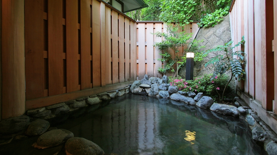 貸切風呂「仙華の湯」露天風呂