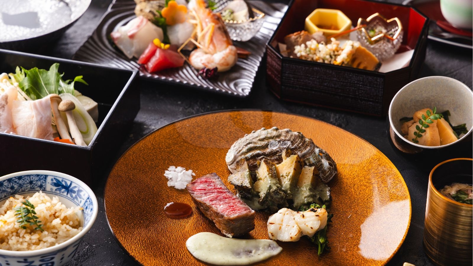 【万博開催記念】＜第２弾＞夕食グレードアップ！さらに特典付♪≪1室最大12，000円OFF！≫