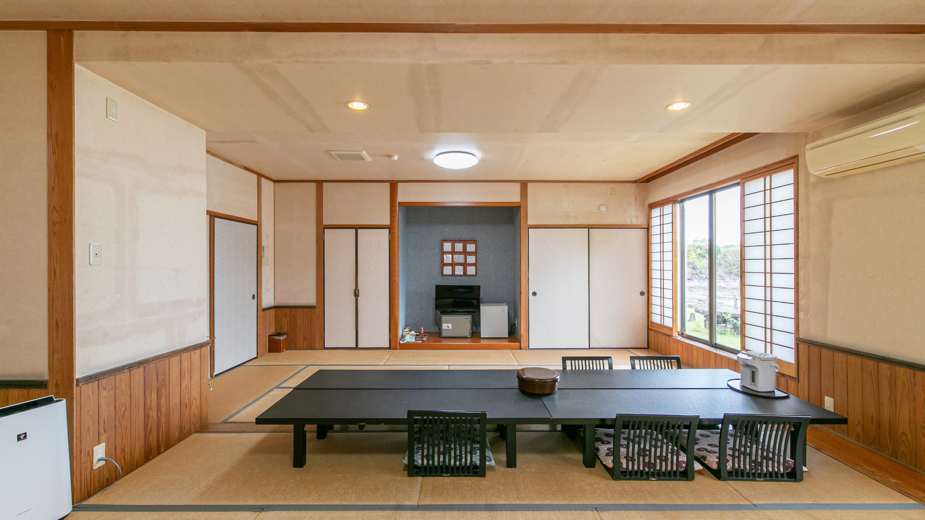 【和室２０畳】テレビ・トイレ・冷蔵庫付き（海側）