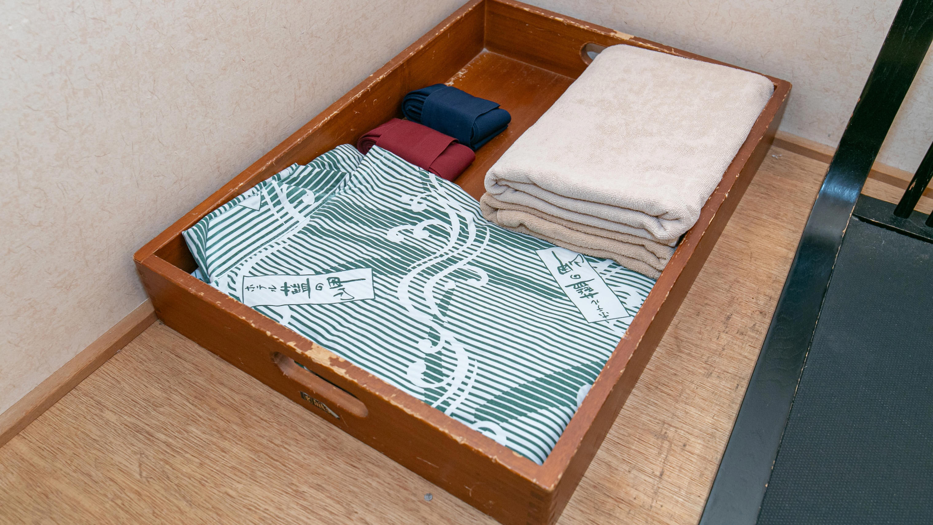 【和室９畳】テレビ・トイレ・冷蔵庫付き（中庭側）