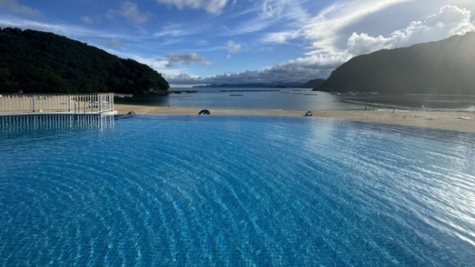 【夏休みプール券付き】プール＆海水浴場で泳いで！白い砂浜を走って！夏休みファミリー大満足プラン