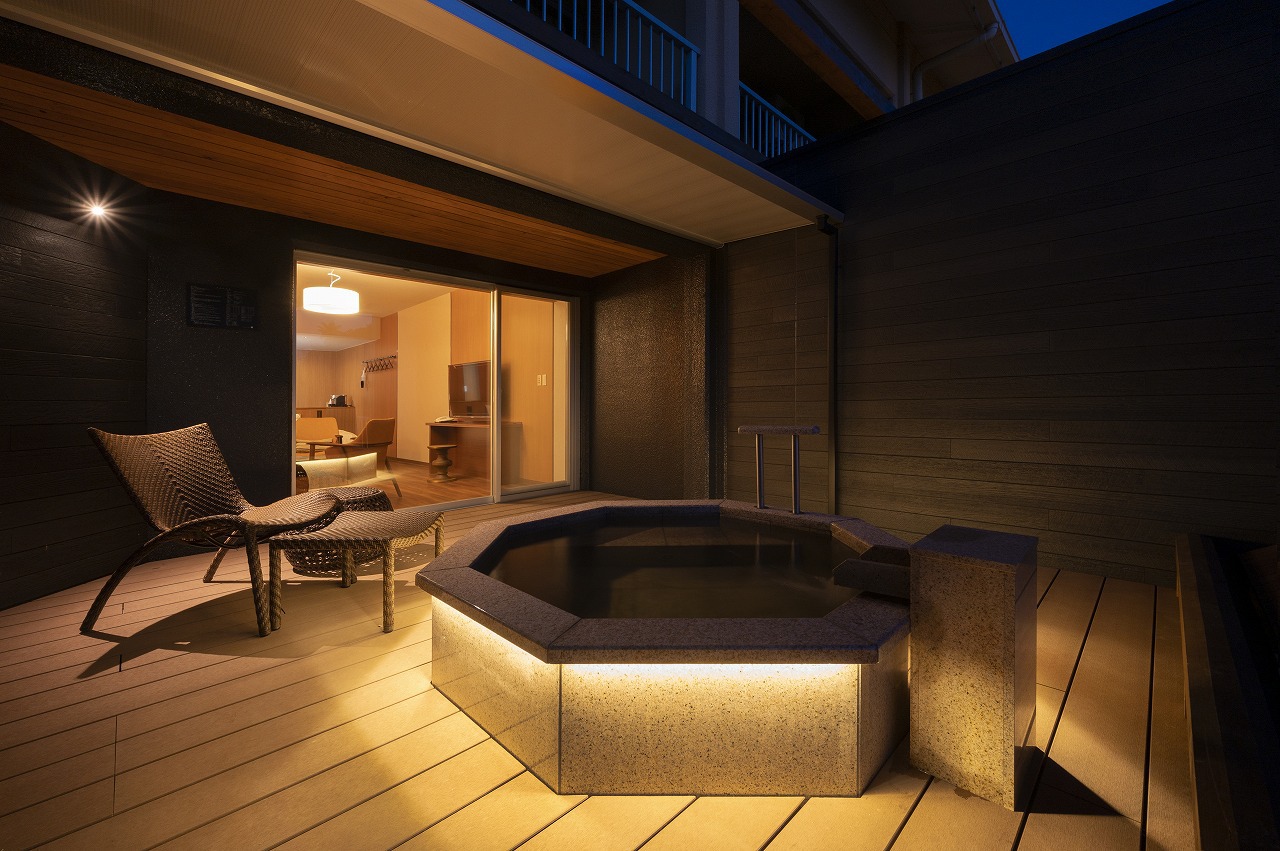 Ｊｒスイート露天風呂（一例）※客室によってデザインが異なります