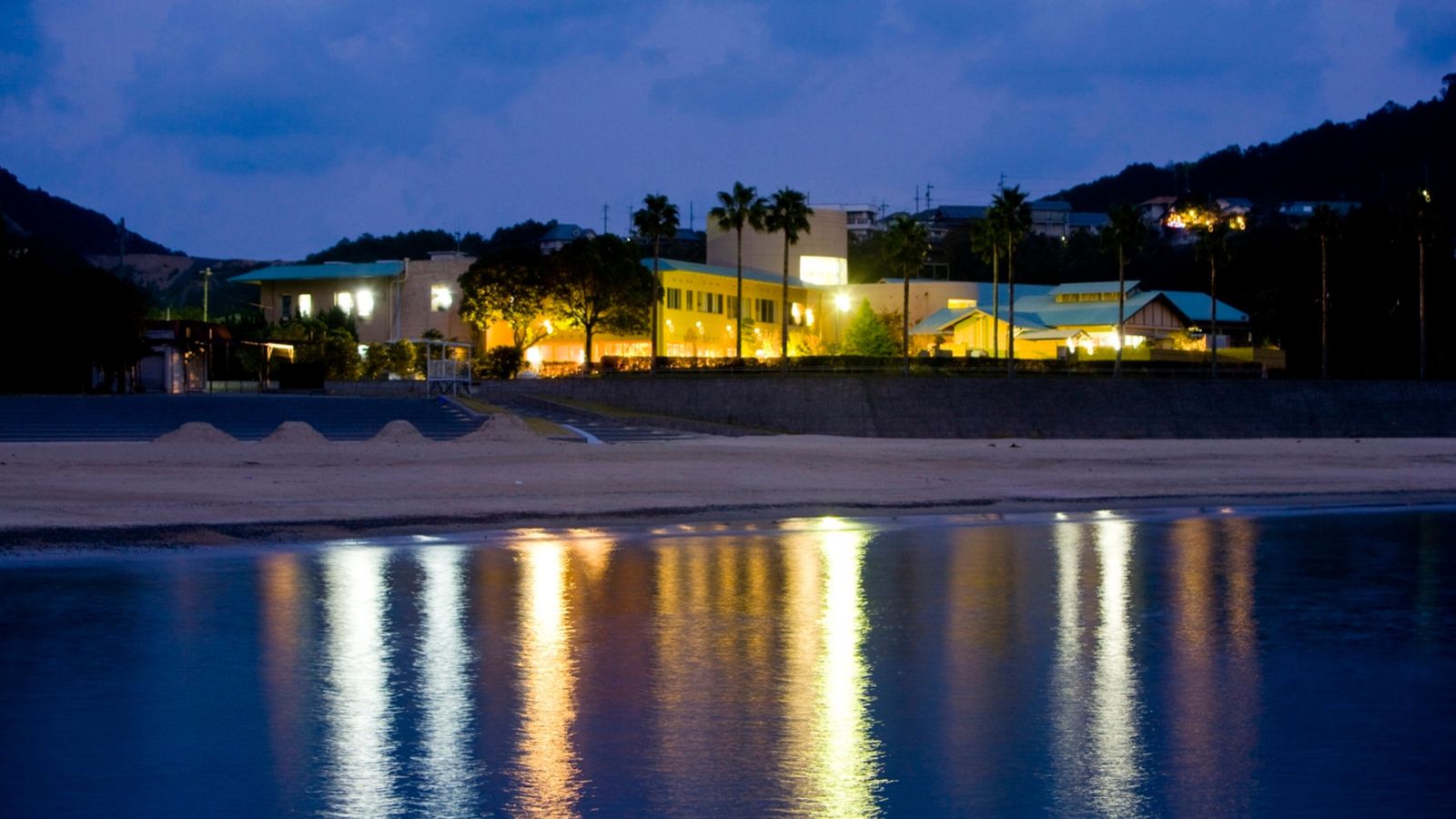 ホテル季の座　外観夜景