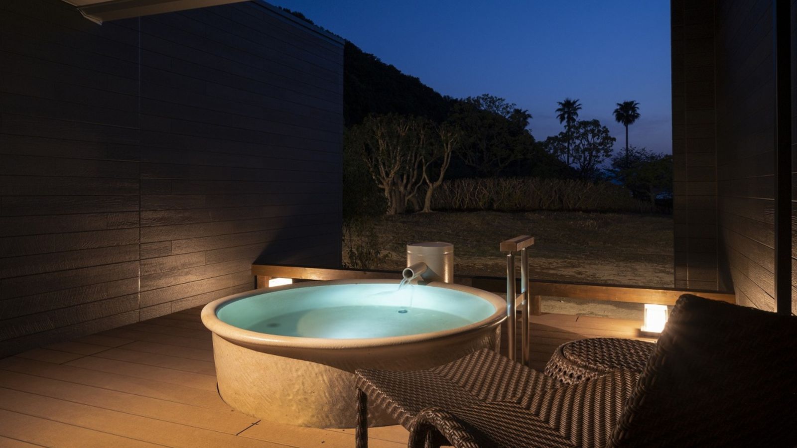 Ｊｒスイート露天風呂（一例）※客室によってデザインが異なります