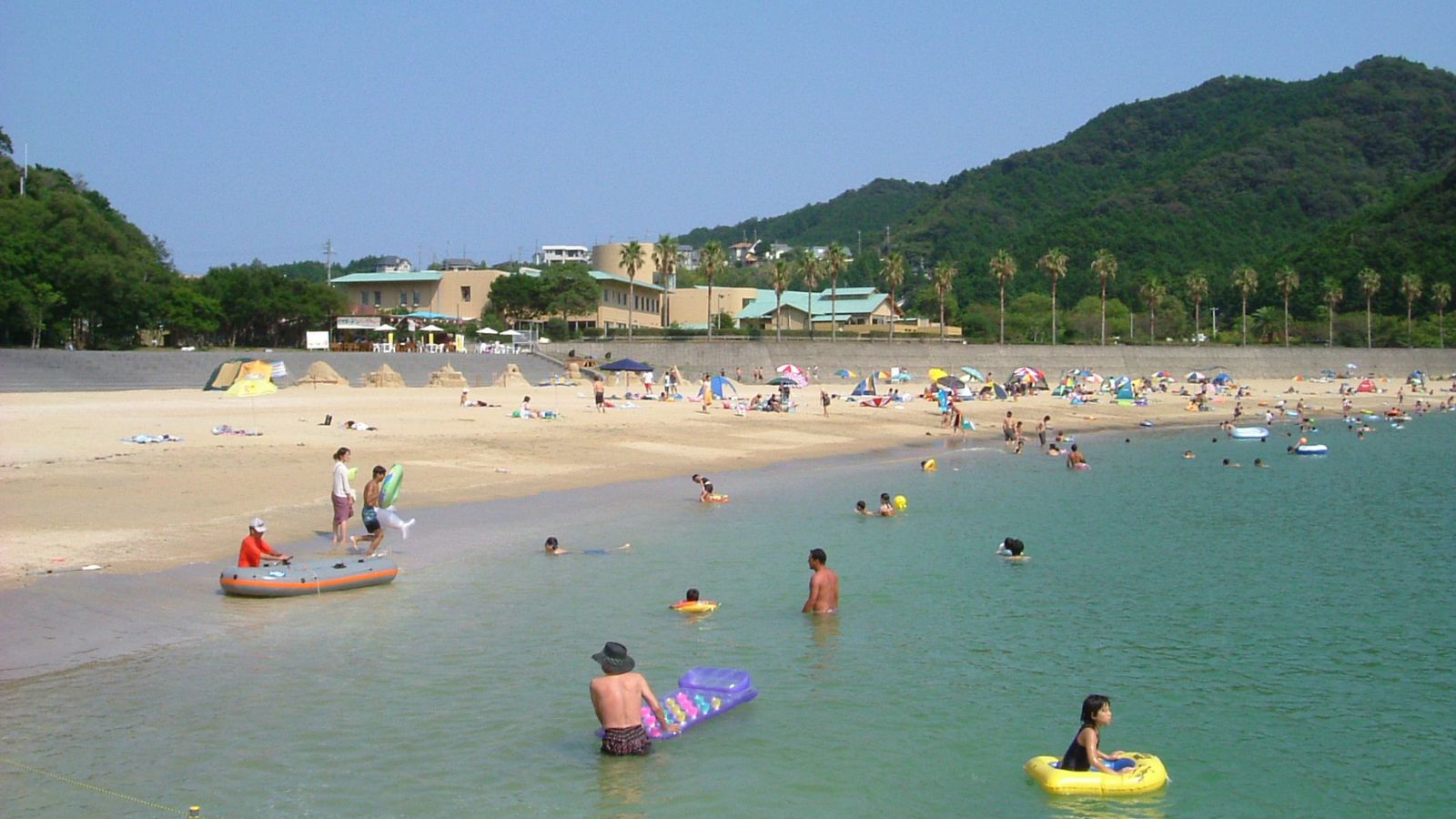 【城ノ浜海水浴場】は目の前！