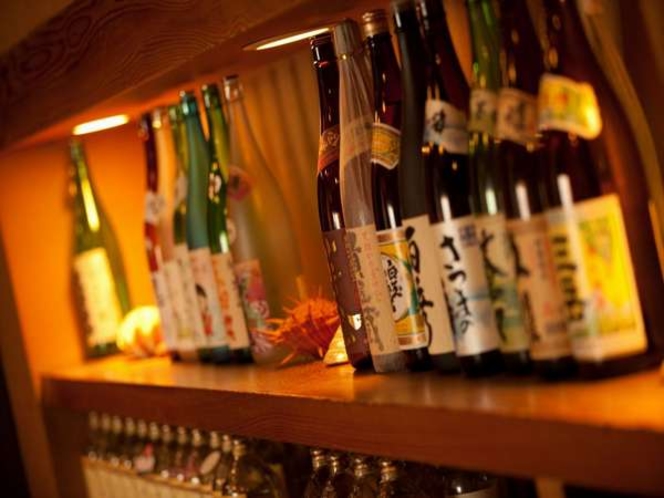 日本酒、焼酎を中心に各種お酒を取り揃えております。