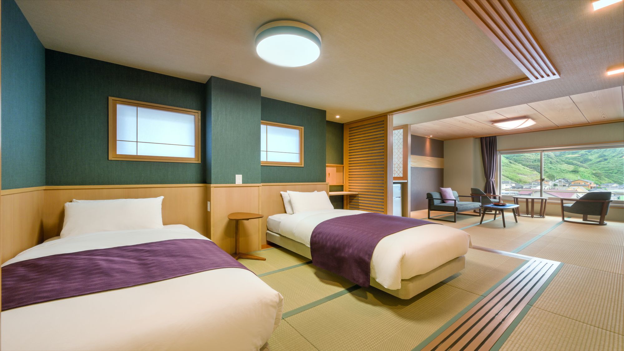 【スーペリア和洋室】 広々とした客室で海時間（一例）