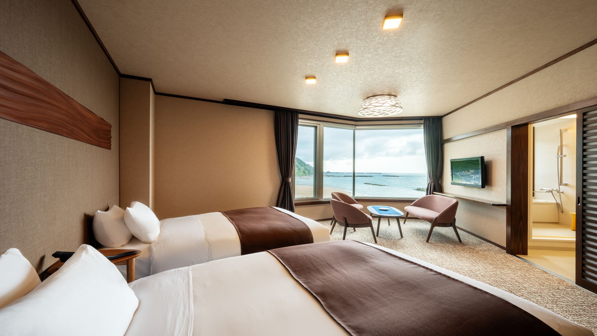 【スーペリア洋室】 ホテルのような過ごし方も♪（一例）