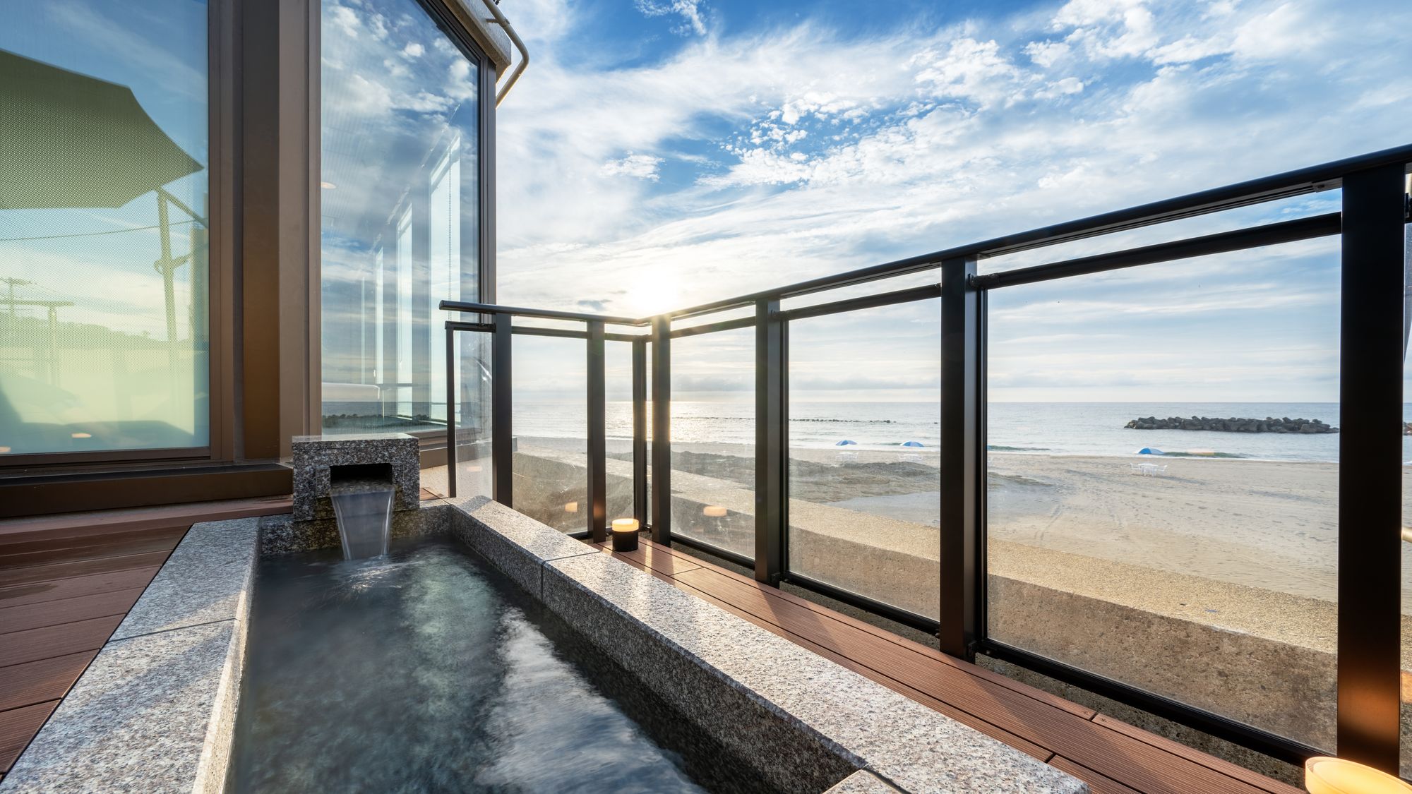 【足湯】 ご宿泊者以外のお客様もご利用いただけるフリースポット