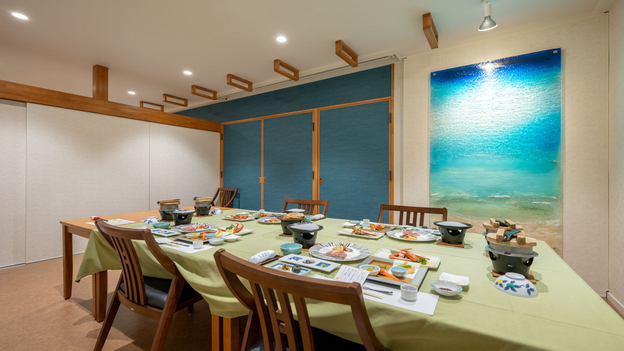 【お食事処】 個室タイプのお食事処もあり