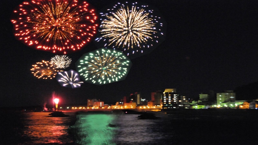 毎年開催！湯野浜温泉ミニ花火大会♪