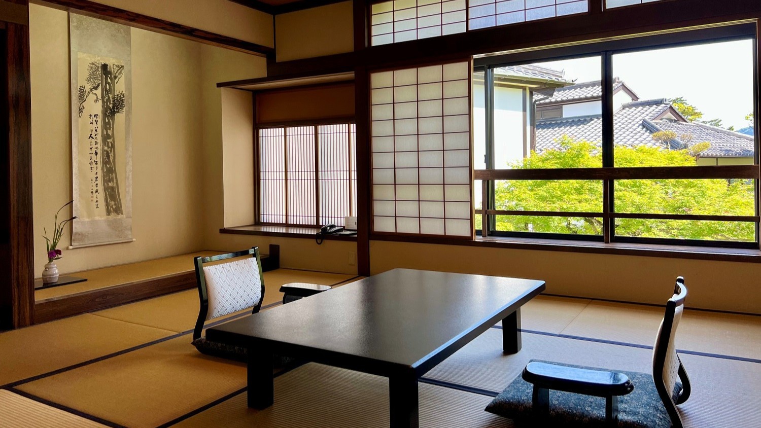 二間続きの和室　10帖＋4.5帖（部屋・眺望指定なし、禁煙）