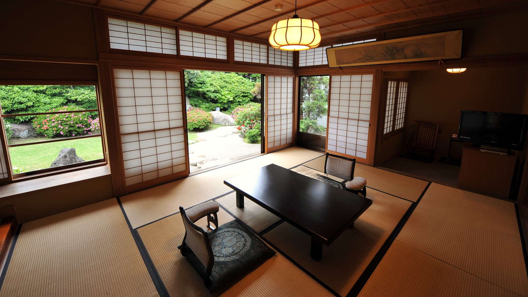 総檜造りの特別室 和室10帖+4.5帖　(禁煙ルーム)