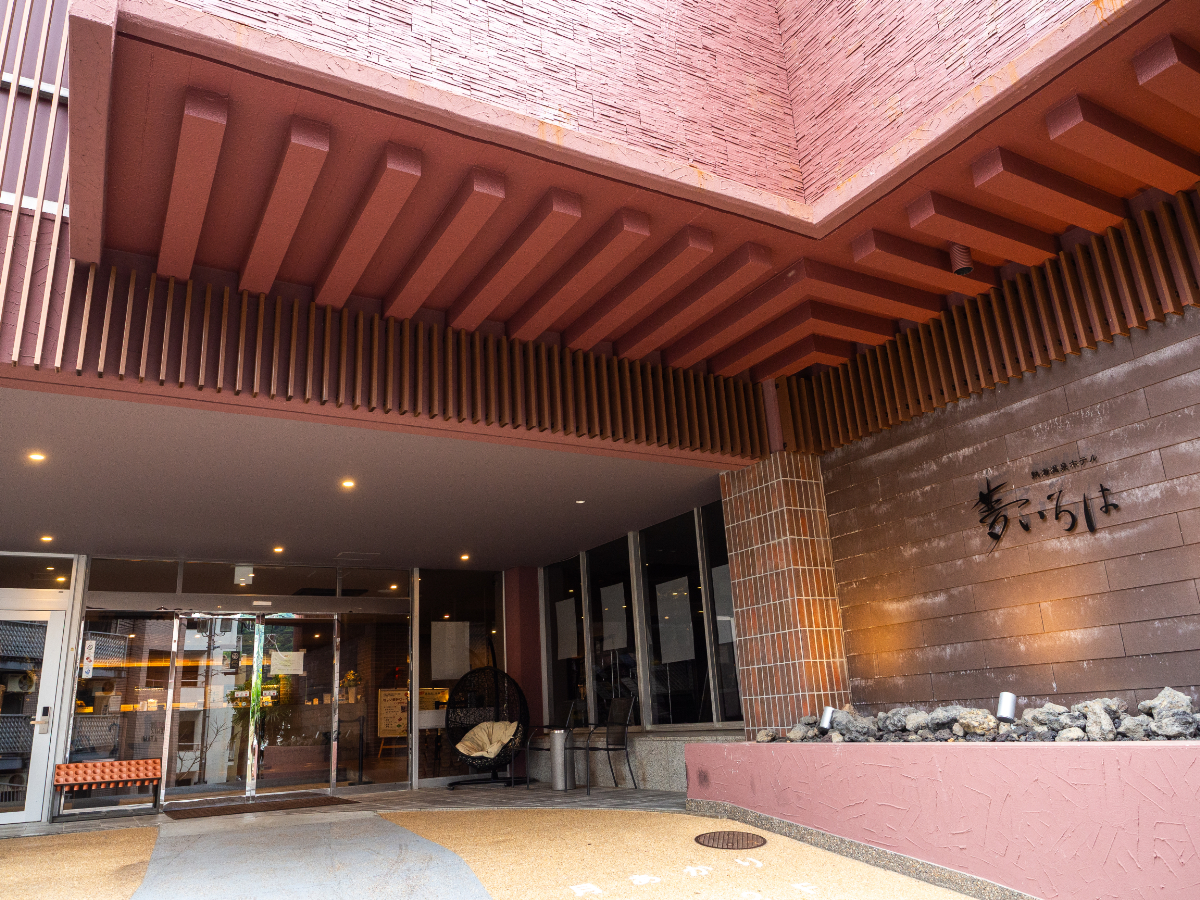 ホテル外観（昼）