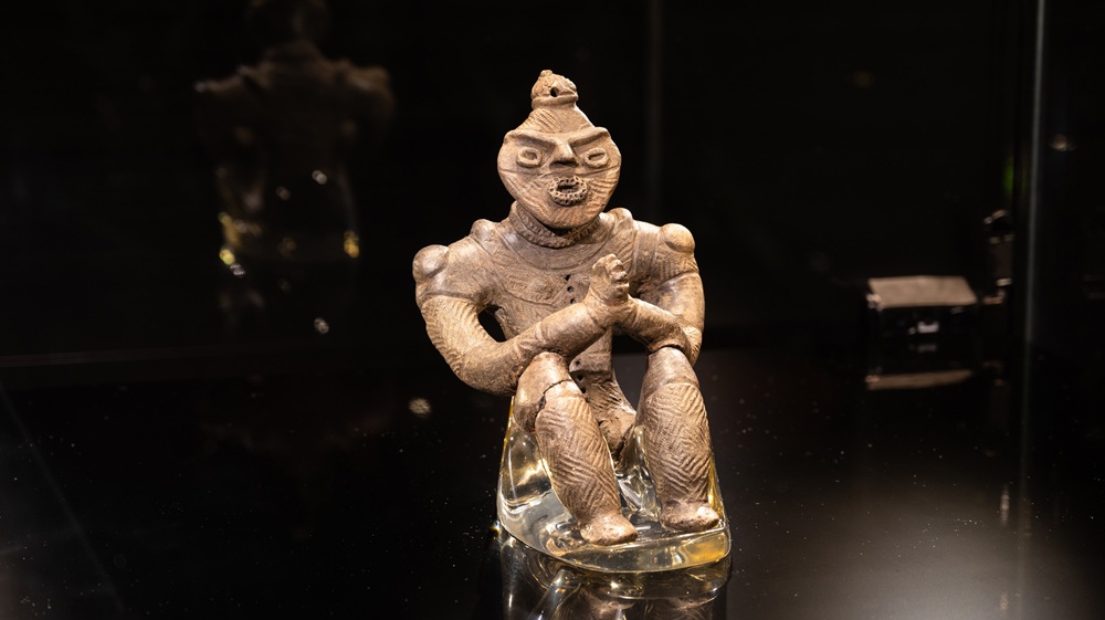 【是川縄文科学館】　合掌土偶