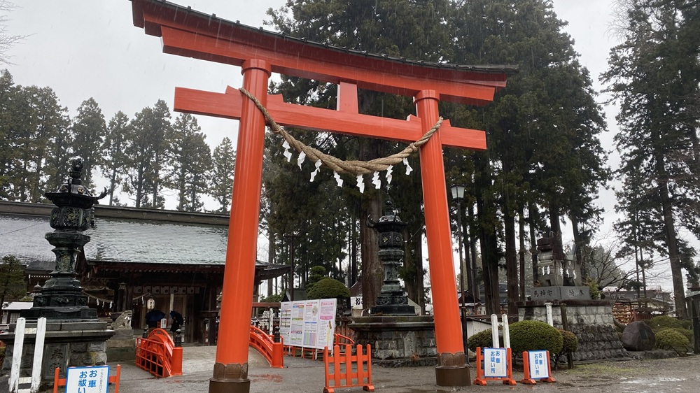 【櫛引八幡宮】鳥居