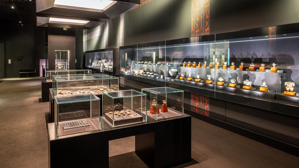 【是川縄文科学館】