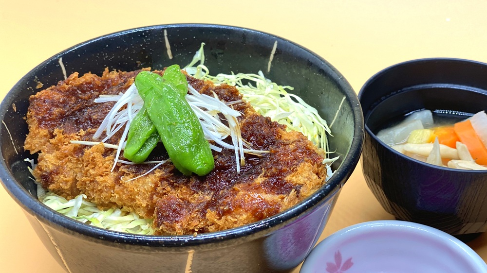 食事処【花々亭】　定食などもございます。