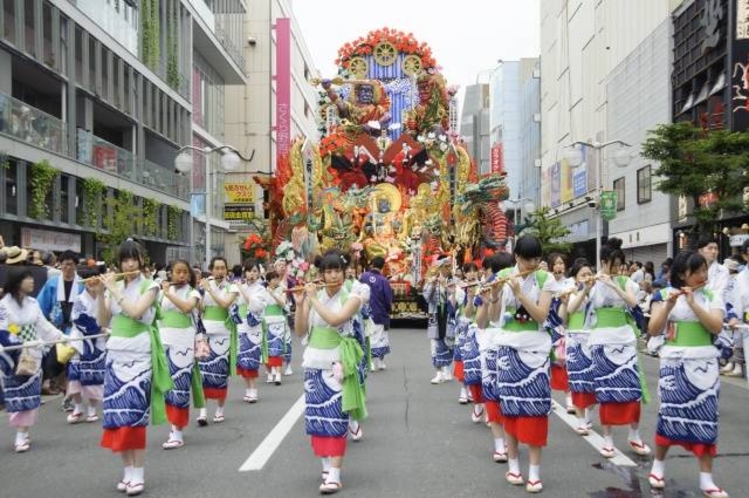 八戸三社大祭