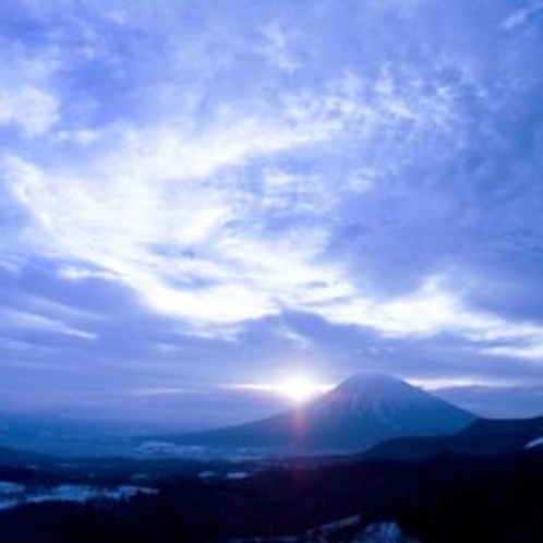 【〜 羊岳百景 〜　幻想的な雄姿】