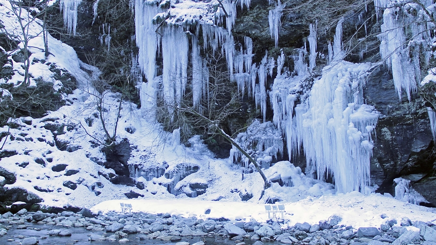 三十槌の氷柱