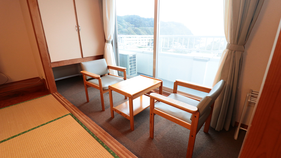 和室10畳◆窓からは海が眺められます*