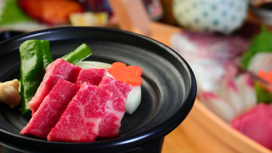 【鳴門鯛×阿波牛】やわらかなお肉をどうぞ