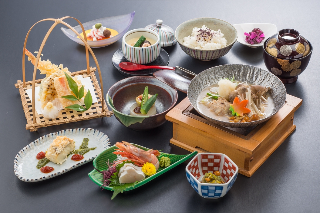 【学生専用プラン】絶景温泉と和食会席で最高の卒業旅行に◇選べる観光地チケットなど6大特典付♪1泊2食