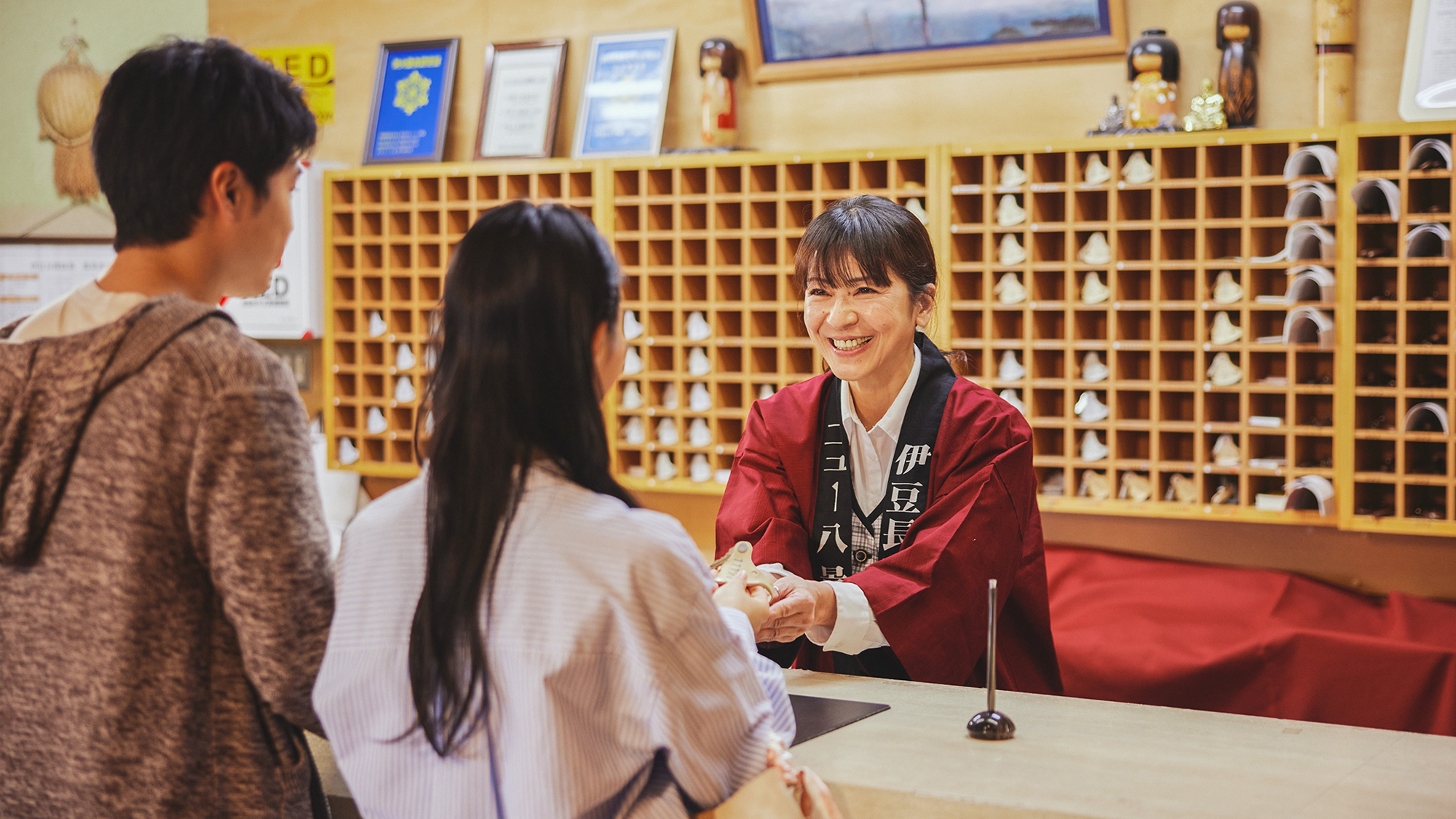 【チェックインの風景】ご到着後、まずはこちらにお越しくださいませ