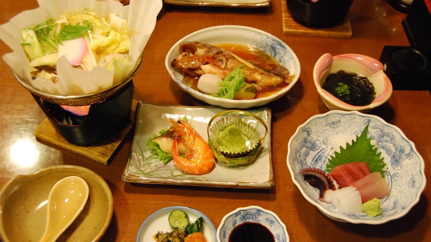 *【夕食一例】夕食は有明海の豊富な海の幸・旬の素材をたっぷり使用した和会席をご用意