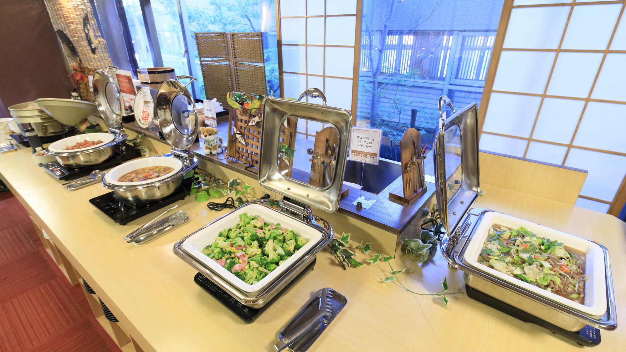 【ご朝食】和食を中心としたバイキングをご用意。（一例）※内容は日替わりです。