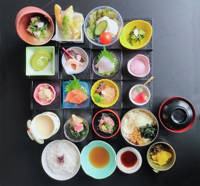 【４月限定　さくらステイ】ホテル最上階にてさくら御膳と地酒を楽しむお花見プラン（１泊２食付）
