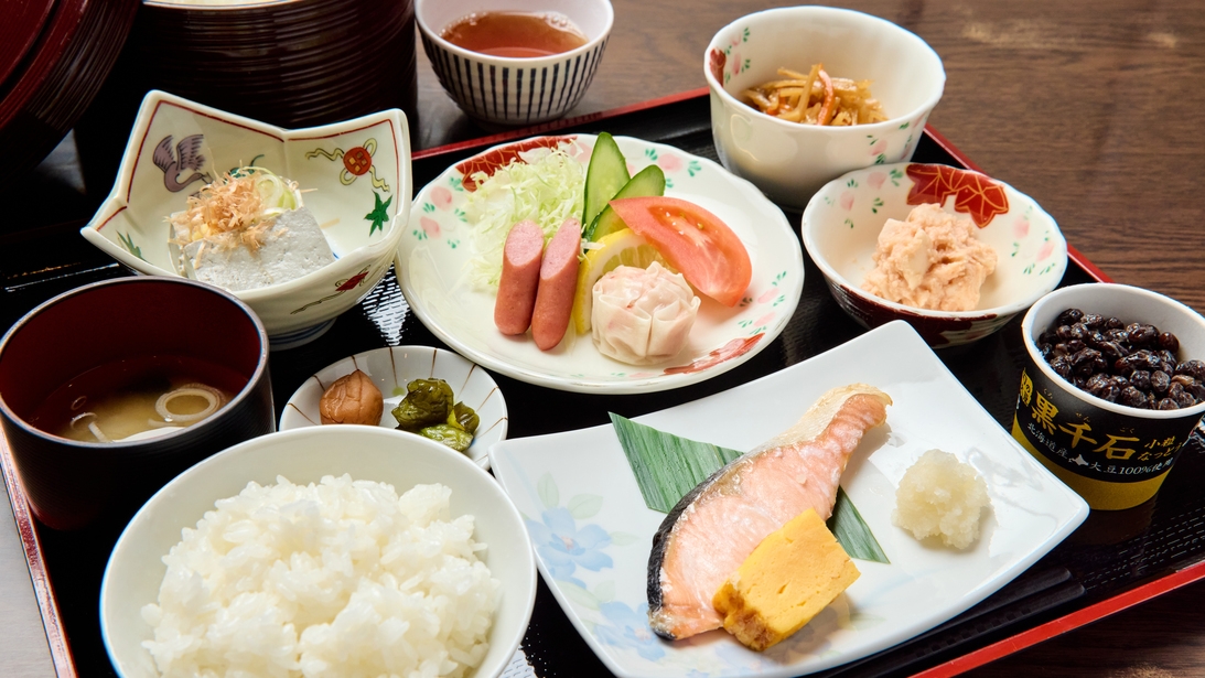 【基本／2食付】夕食は全11品の和食膳＆朝食もボリュームたっぷり和食膳のスタンダードプラン