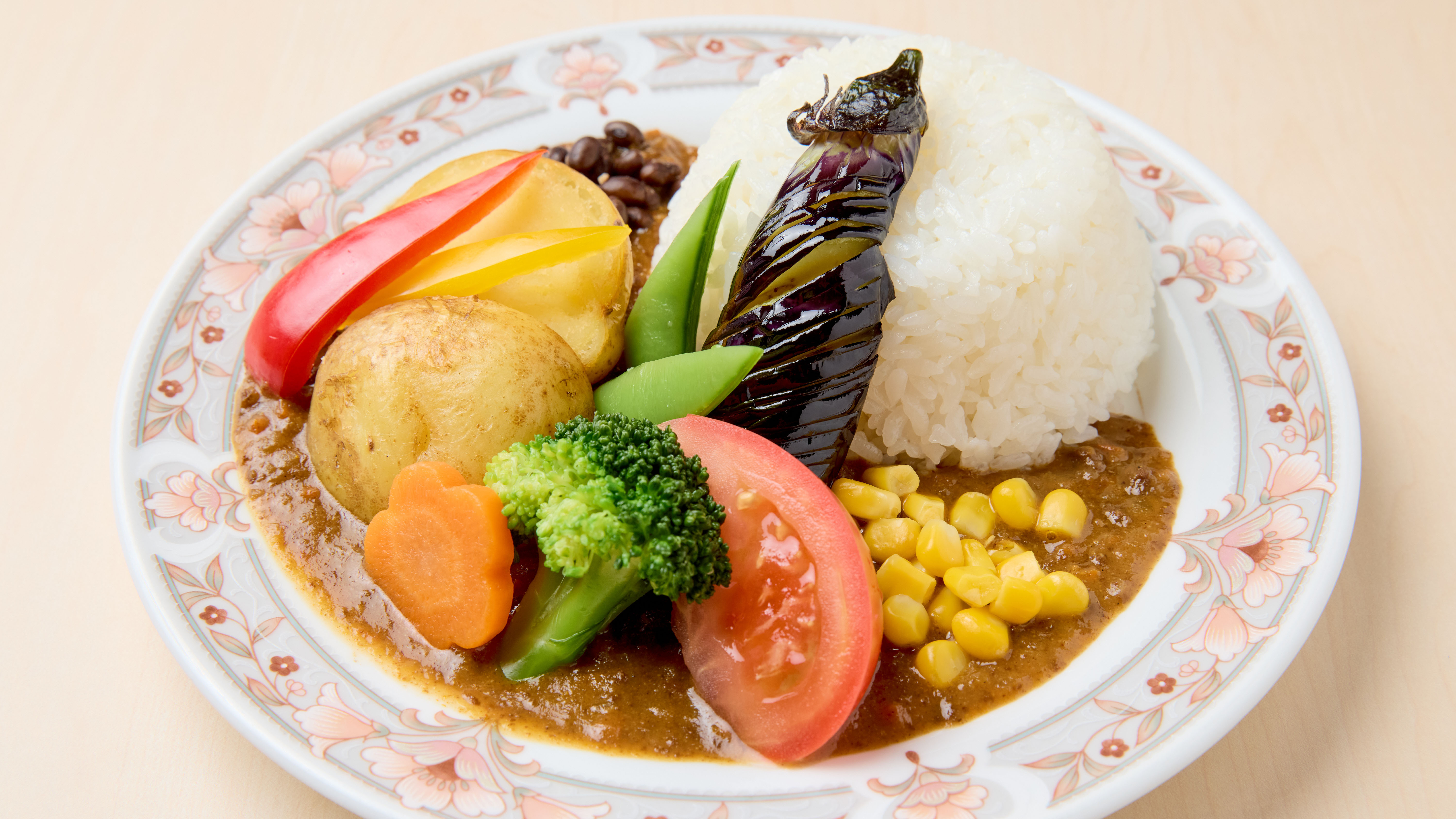 人気メニューの「宝石ミートキーマカレー」